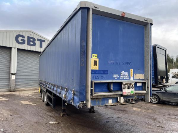 SDC Urban Artic 10m curatin Full size tail lift